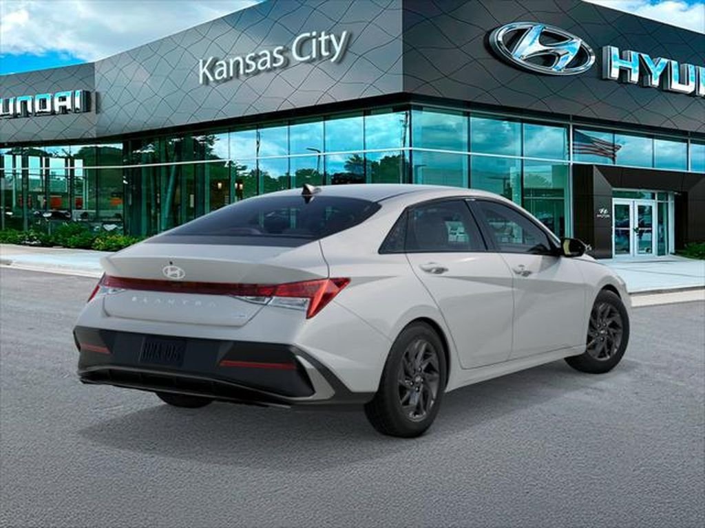 New 2026 Serenity White Hyundai Blue image 4