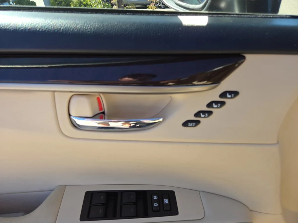 Used 2013 Red Lexus 350 image 17