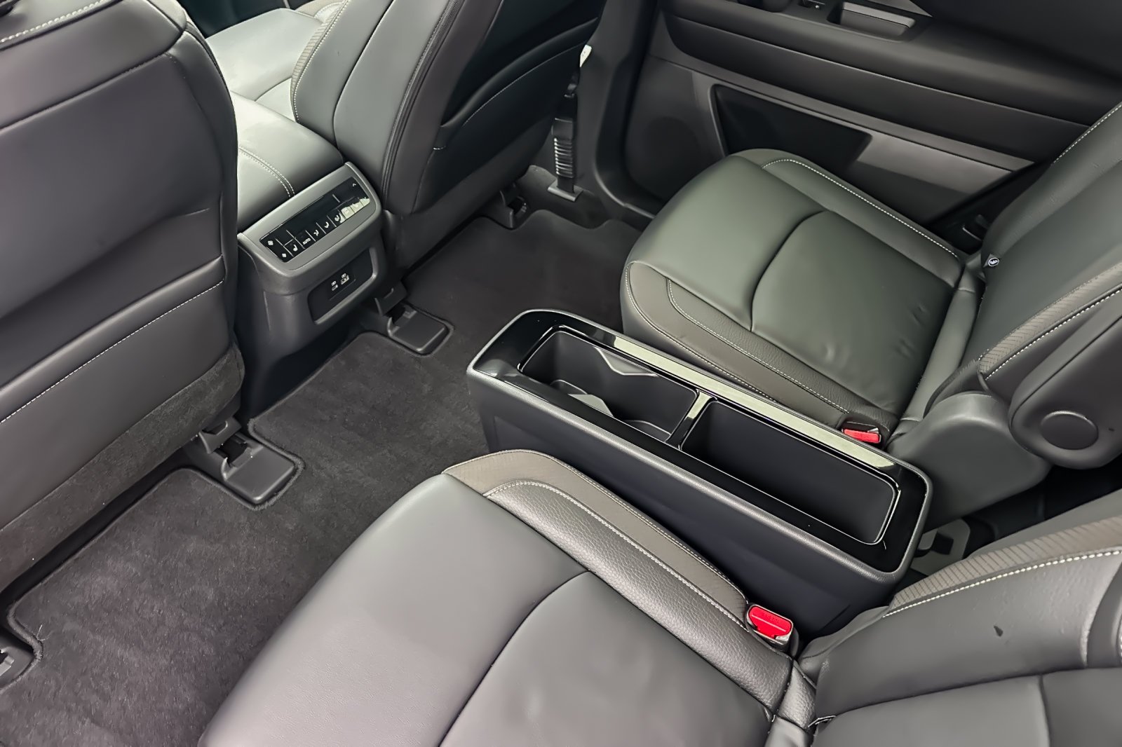 Used 2025 Silver Nissan SL image 8
