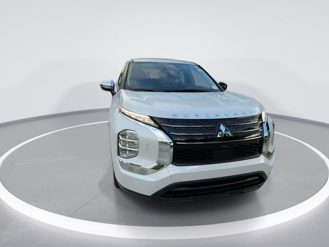 2022 Mitsubishi Outlander ES - Photo 2
