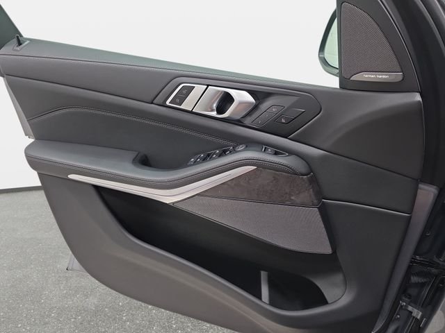 Certified Used 2025 Skyscraper Grey Metallic BMW xDrive40i image 24
