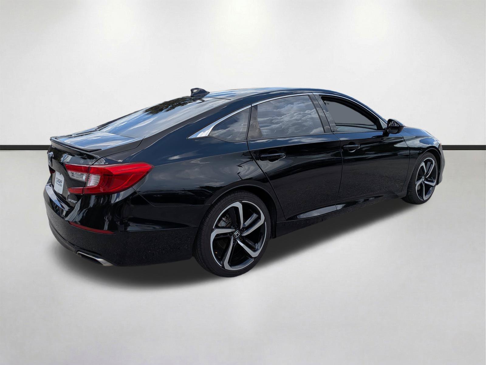 Used 2021  Honda Sport image 4