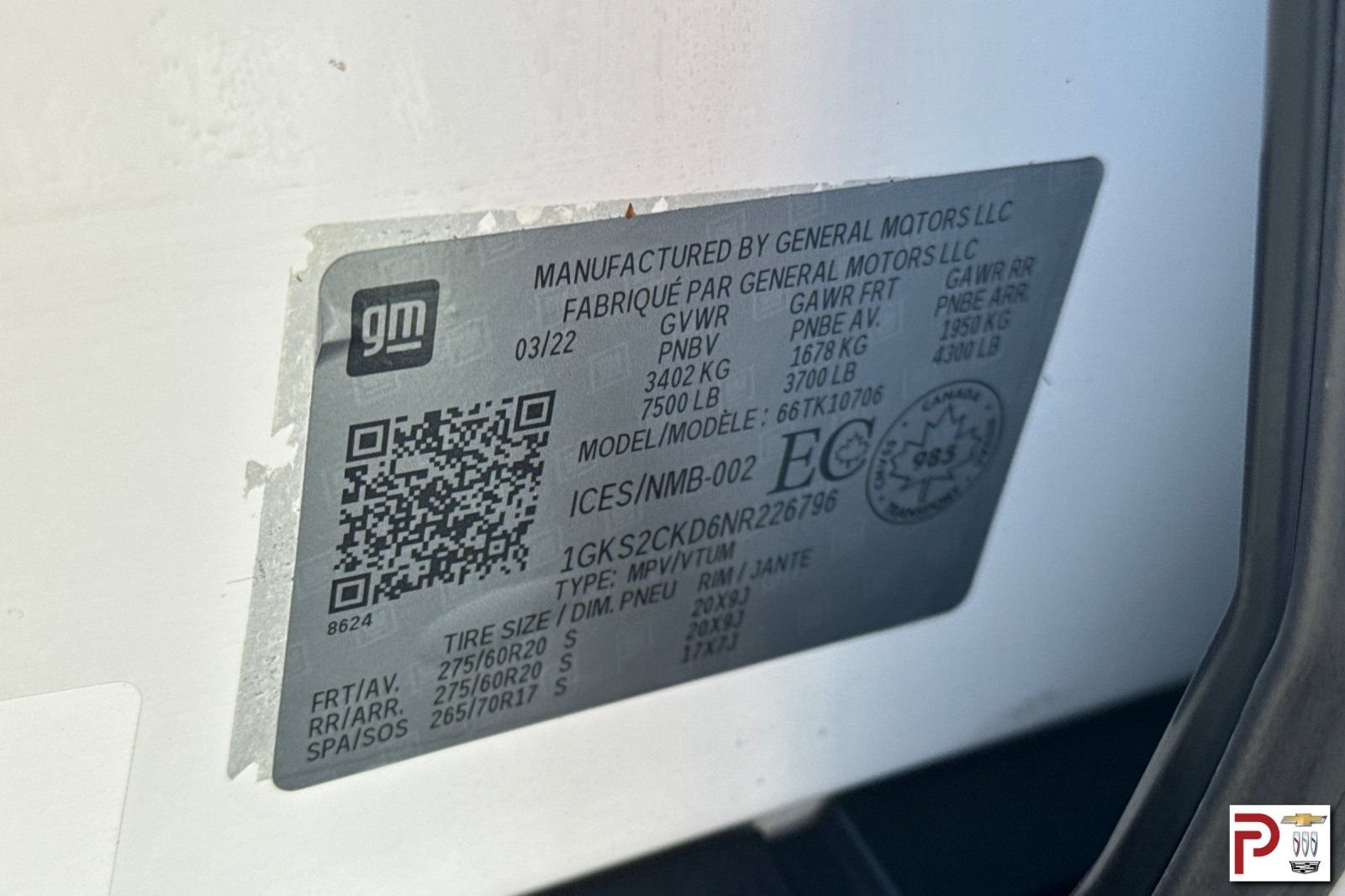 Used 2022 White GMC AT4 image 37