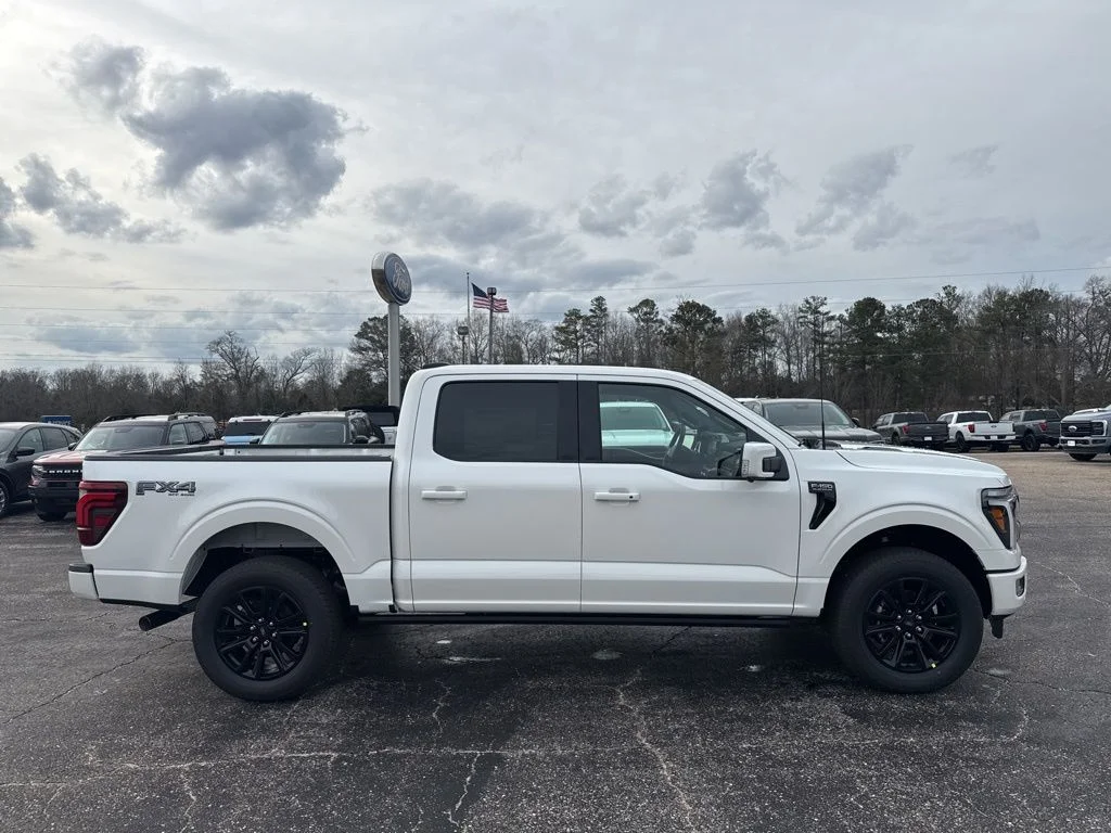 New 2026 Star White Metallic Tri-Coat Ford Platinum® image 25