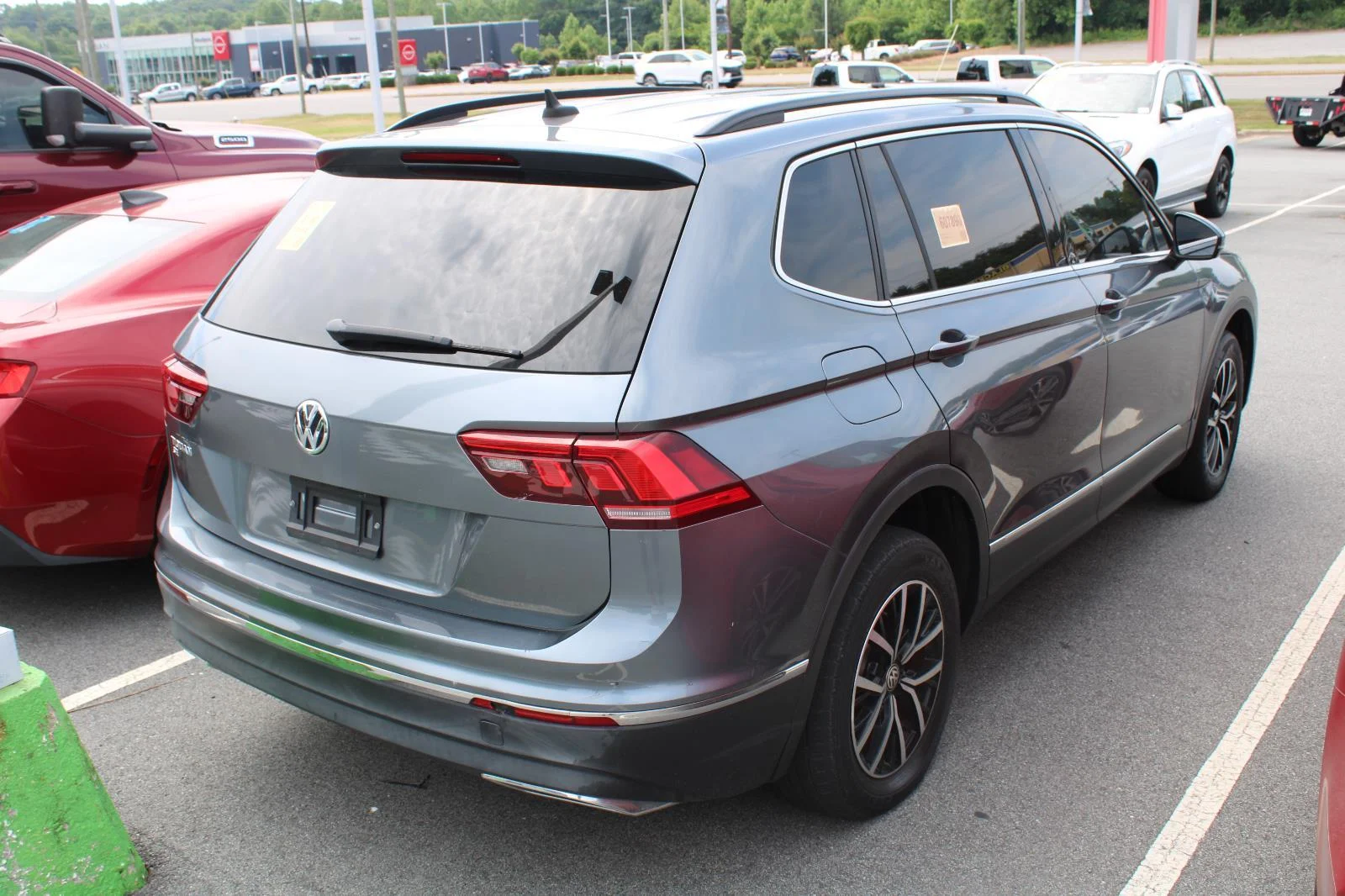 Used 2021 Platinum Gray Metallic Volkswagen SE image 5