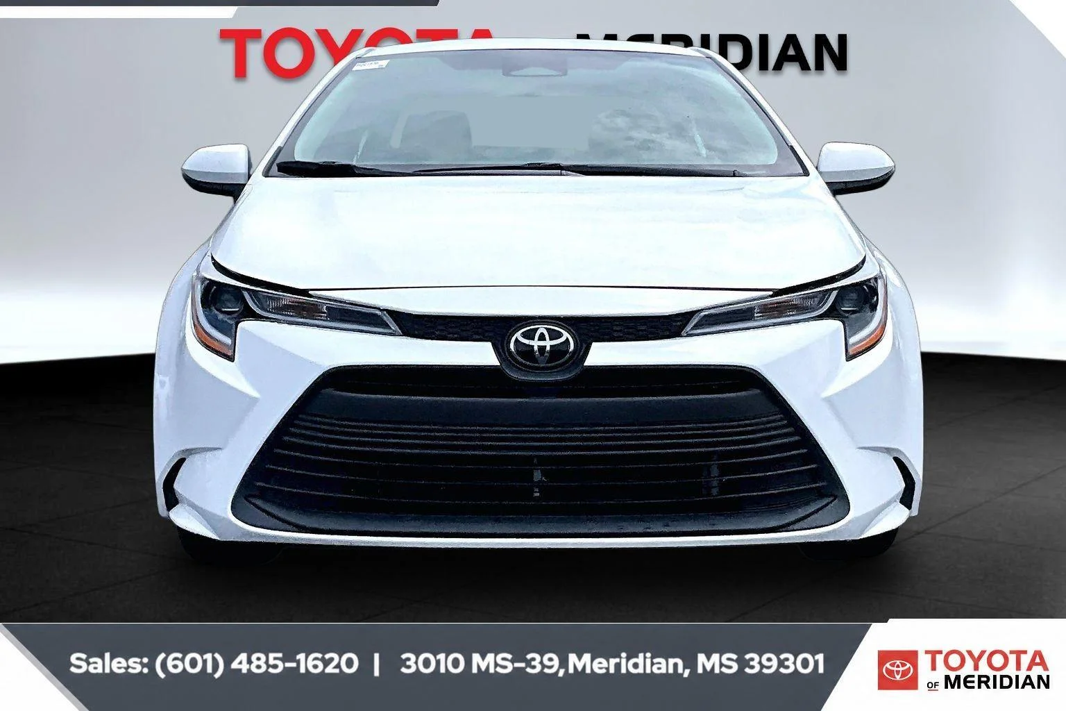 Used 2023 Ice Cap Toyota LE image 3