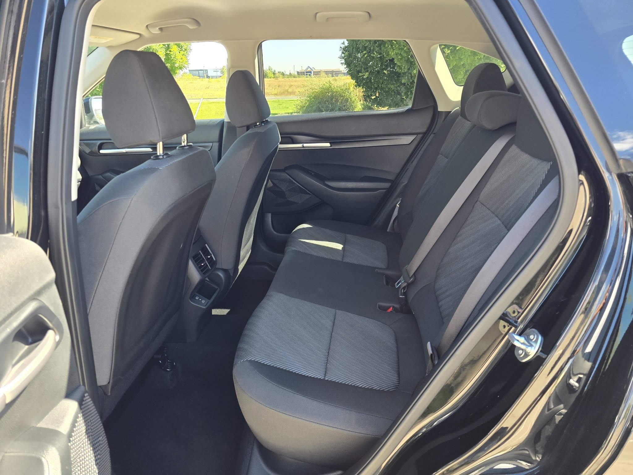 Used 2024 Fusion Black Kia LX image 14