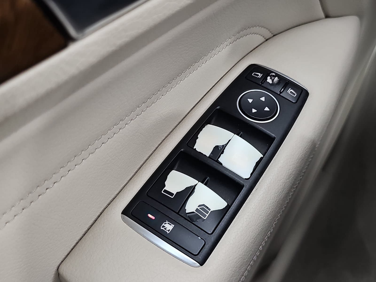 Used 2016 Black Mercedes-Benz E 400 image 26