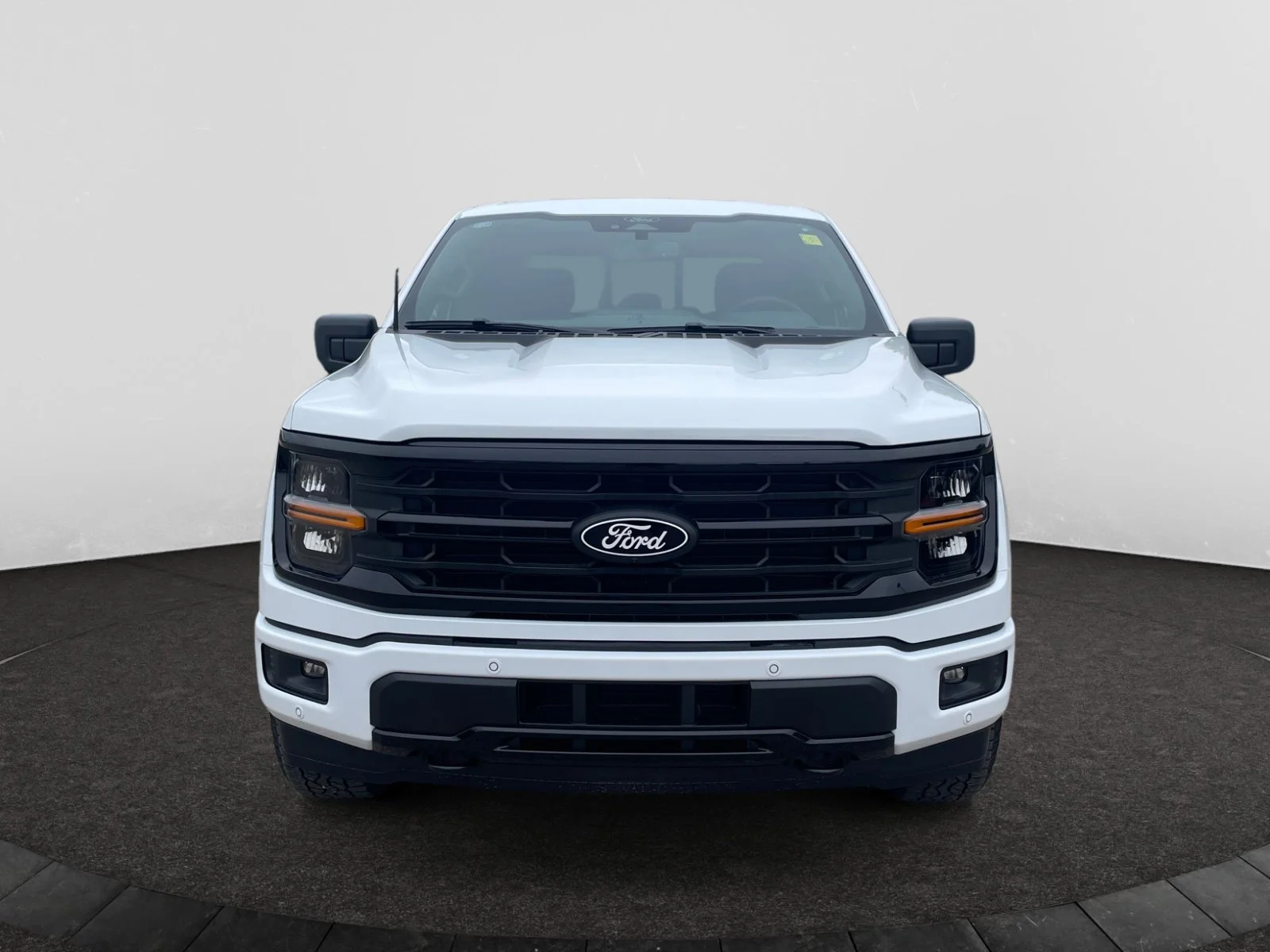 New 2026 Oxford White Ford XLT image 8