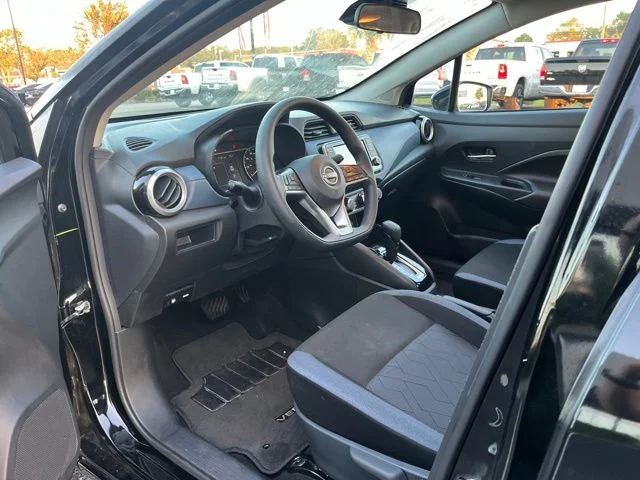 Used 2025 Black Nissan 1.6 SV image 6