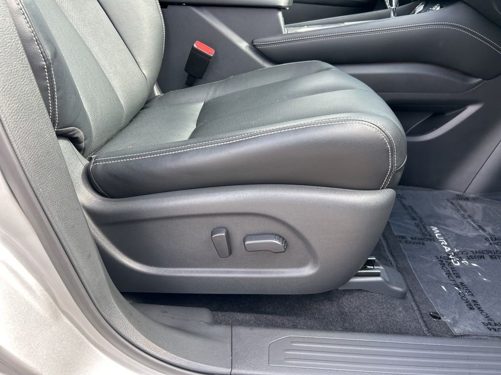 Used 2024 Silver Nissan SL image 41