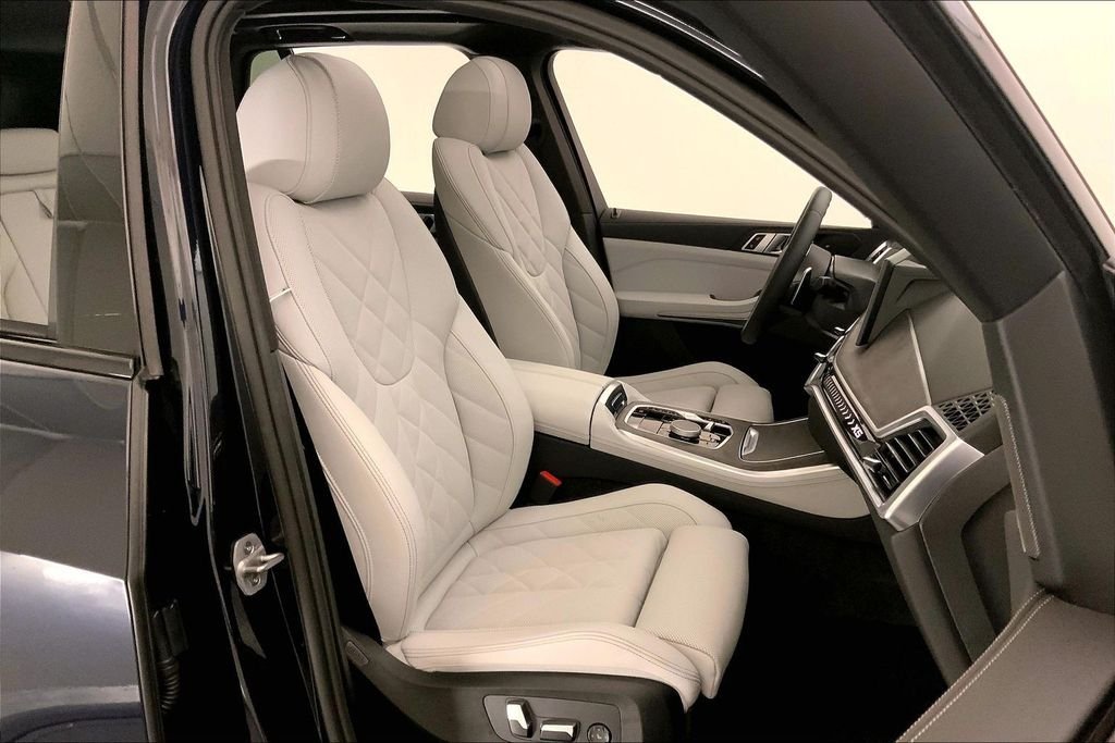 Used 2026 Carbon Black Metallic BMW  image 6
