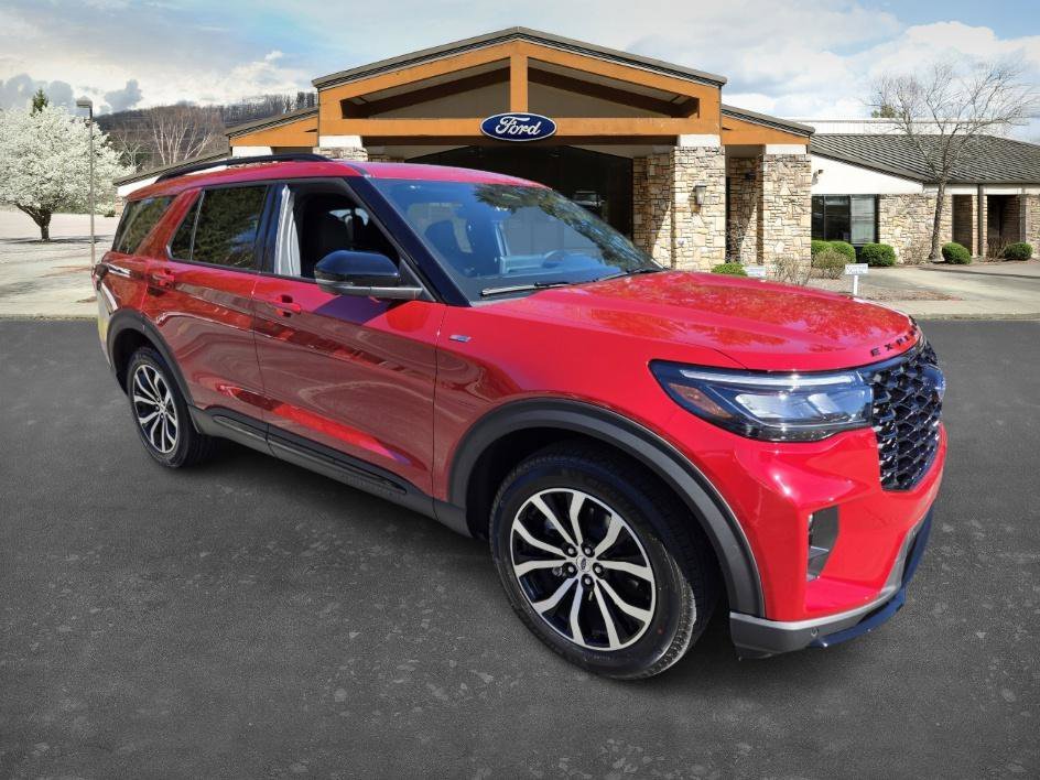 New 2026 Rapid Red Metallic Tinted Clearcoat Ford ST-Line image 3