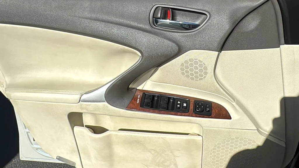 Used 2011 White Lexus 250 image 16