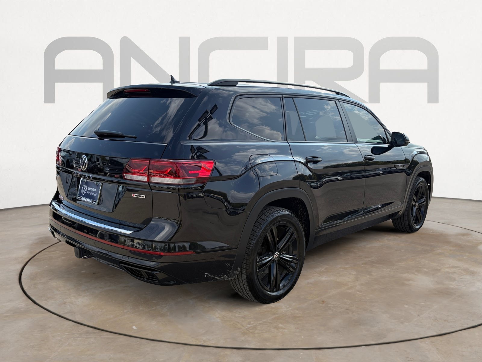 Used 2022 Deep Black Volkswagen 3.6L V6 SEL R-Line Black image 10