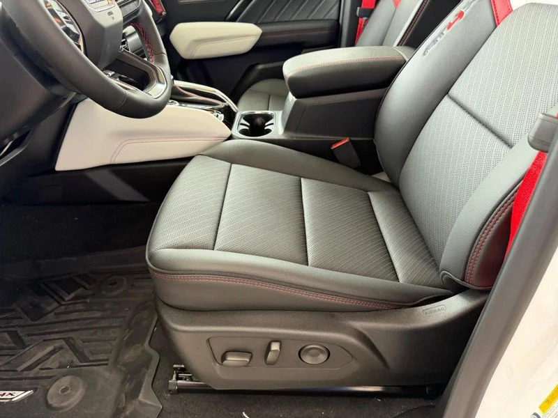 2026 GMC Canyon AT4X - Photo 18