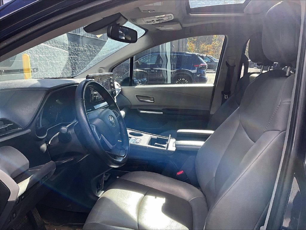 Used 2021 Gray Toyota XLE image 7