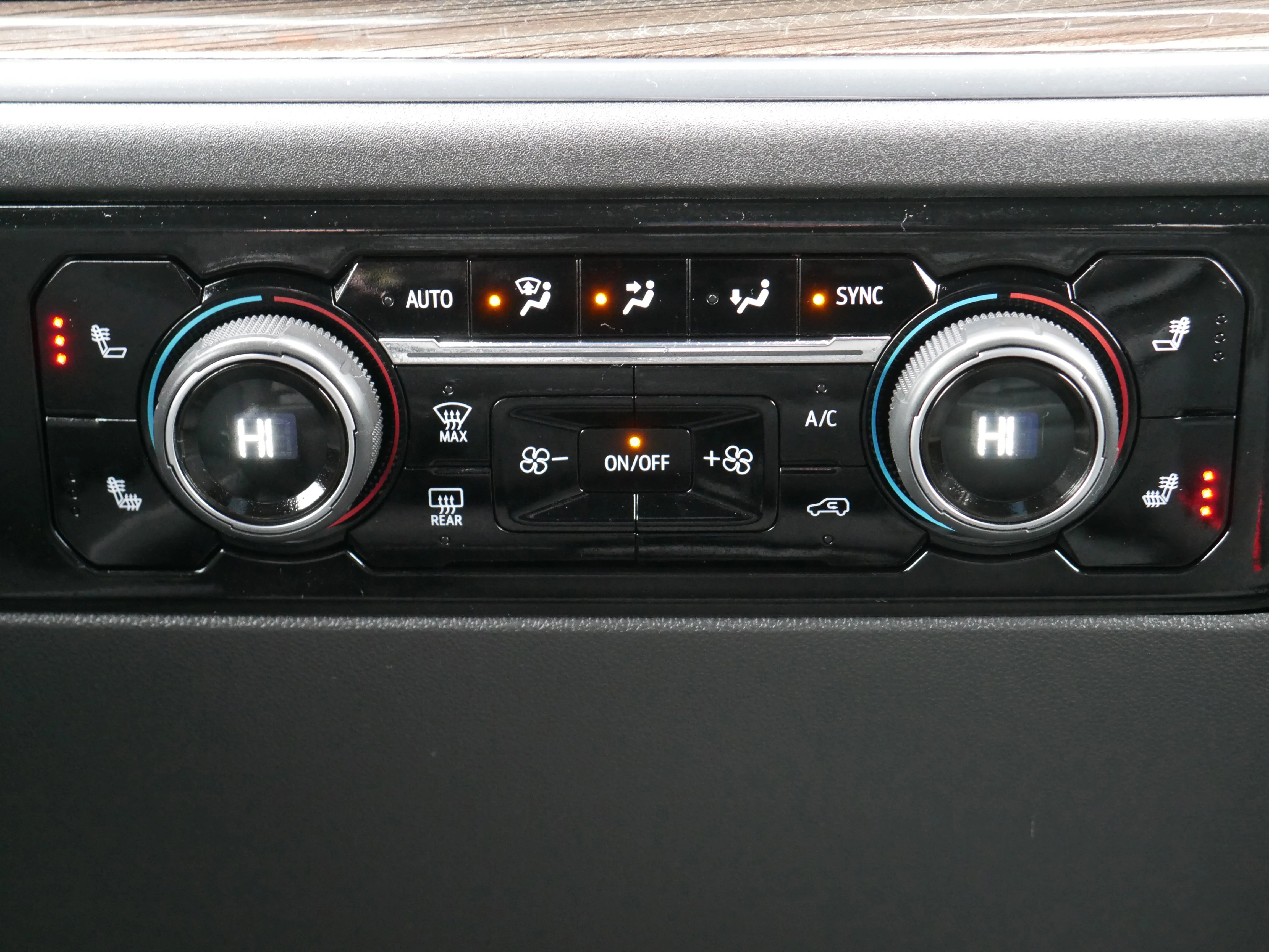 2023 Chevrolet Silverado 1500 LT - Photo 22