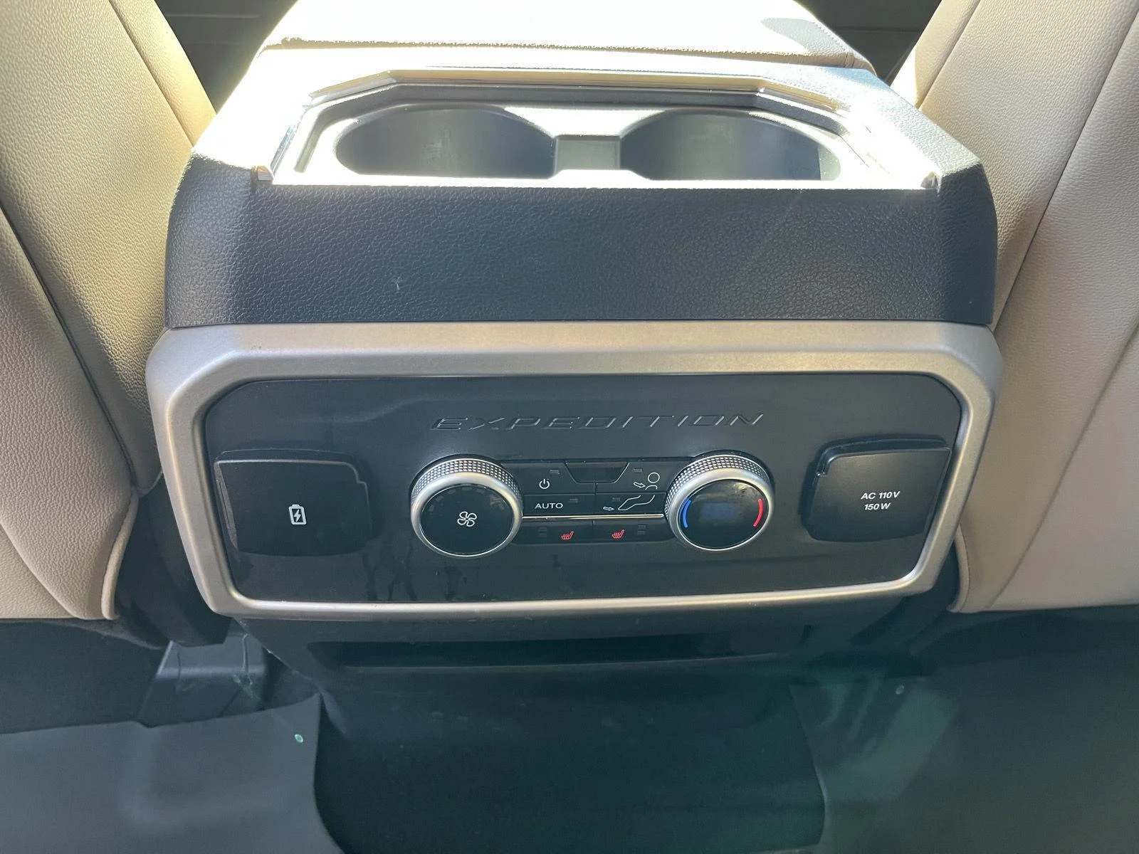 Used 2024 Iconic Silver Metallic Ford Limited image 17