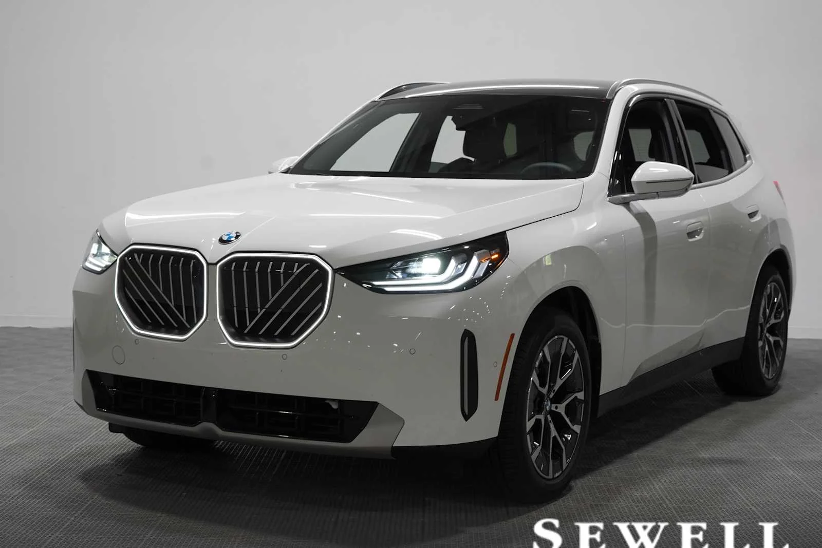 2025 BMW X3 30 XDRIVE's photo