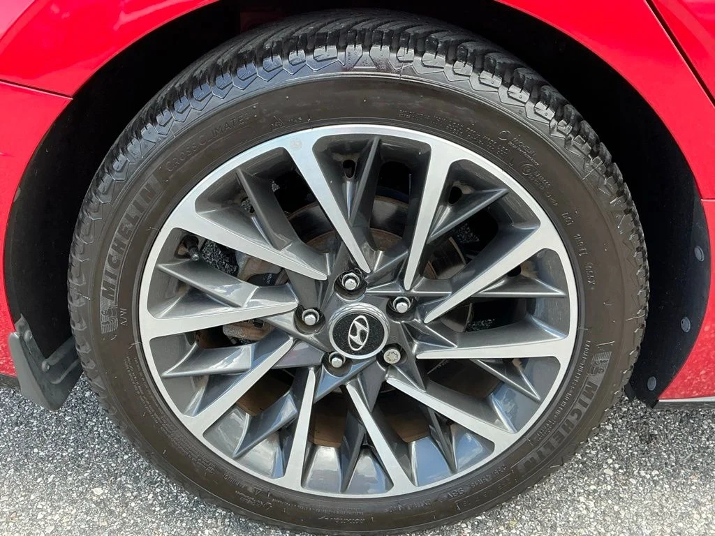 Used 2020 Red Hyundai Limited image 21