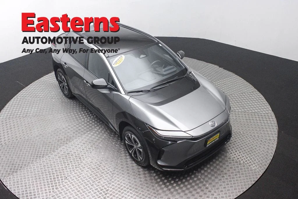 Used 2025 Gray Toyota XLE image 3