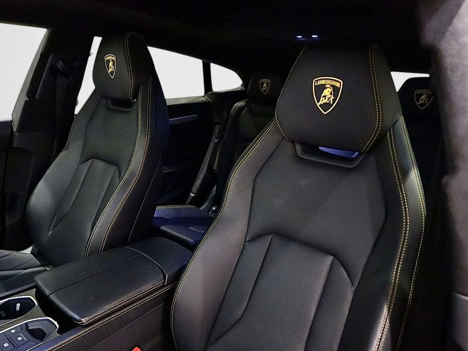 Used 2020 Blu Eleos Metallic Lamborghini  image 26