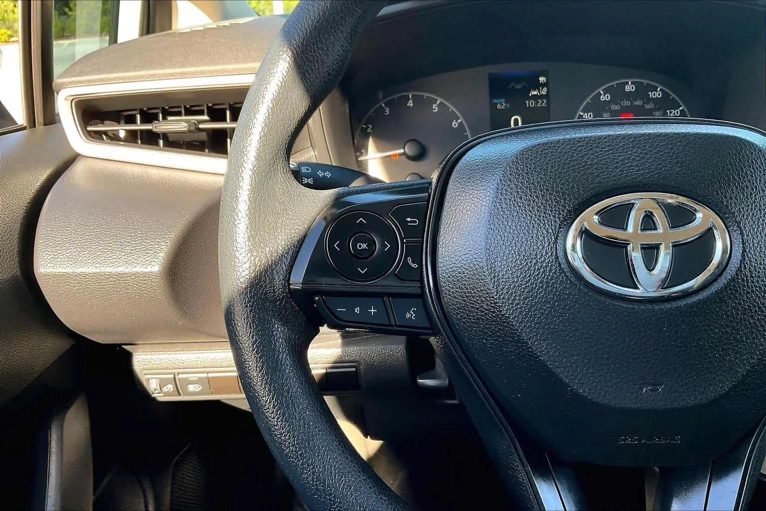 Used 2023 Ice Cap Toyota LE image 23