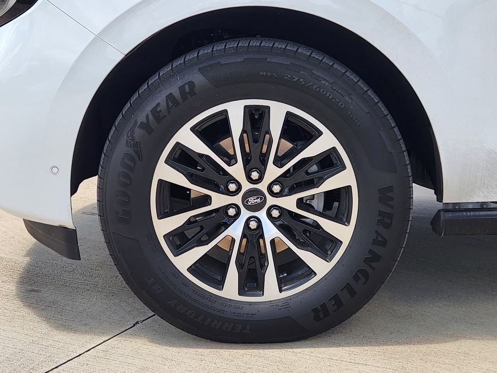 Used 2025 Oxford White Ford Platinum image 12