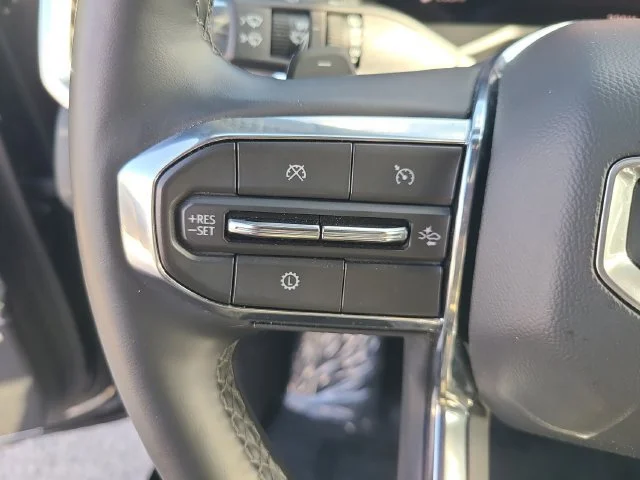Used 2026 Ebony Twilight Metallic GMC Elevation image 28