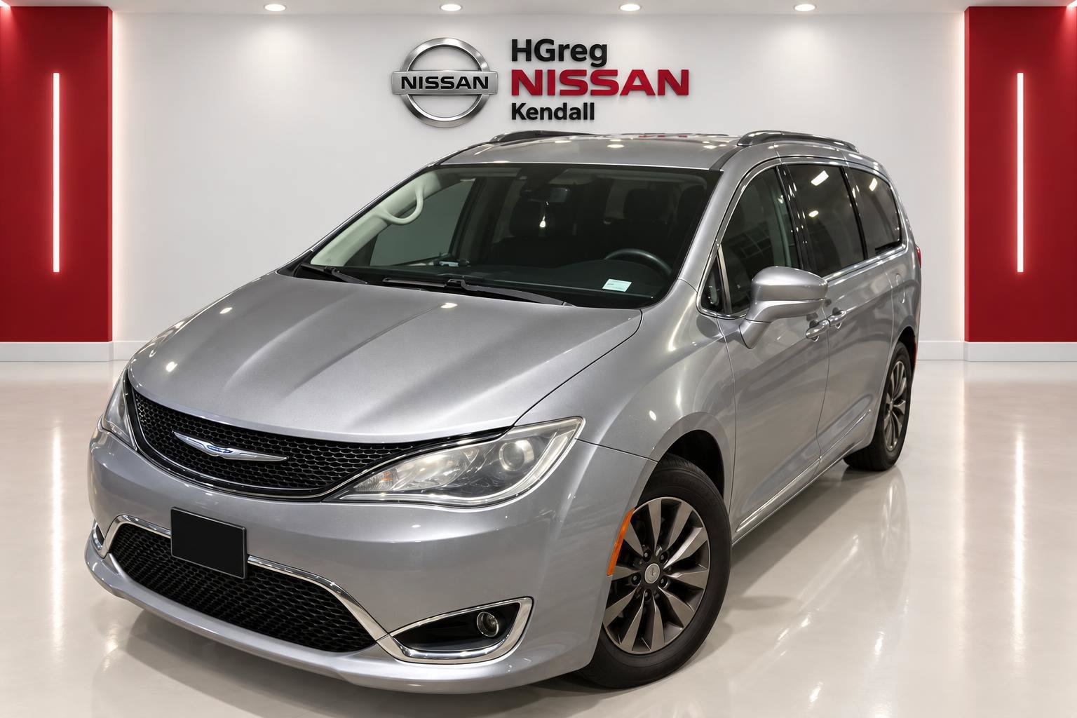 Used 2019 Silver Chrysler Touring L Plus image 2