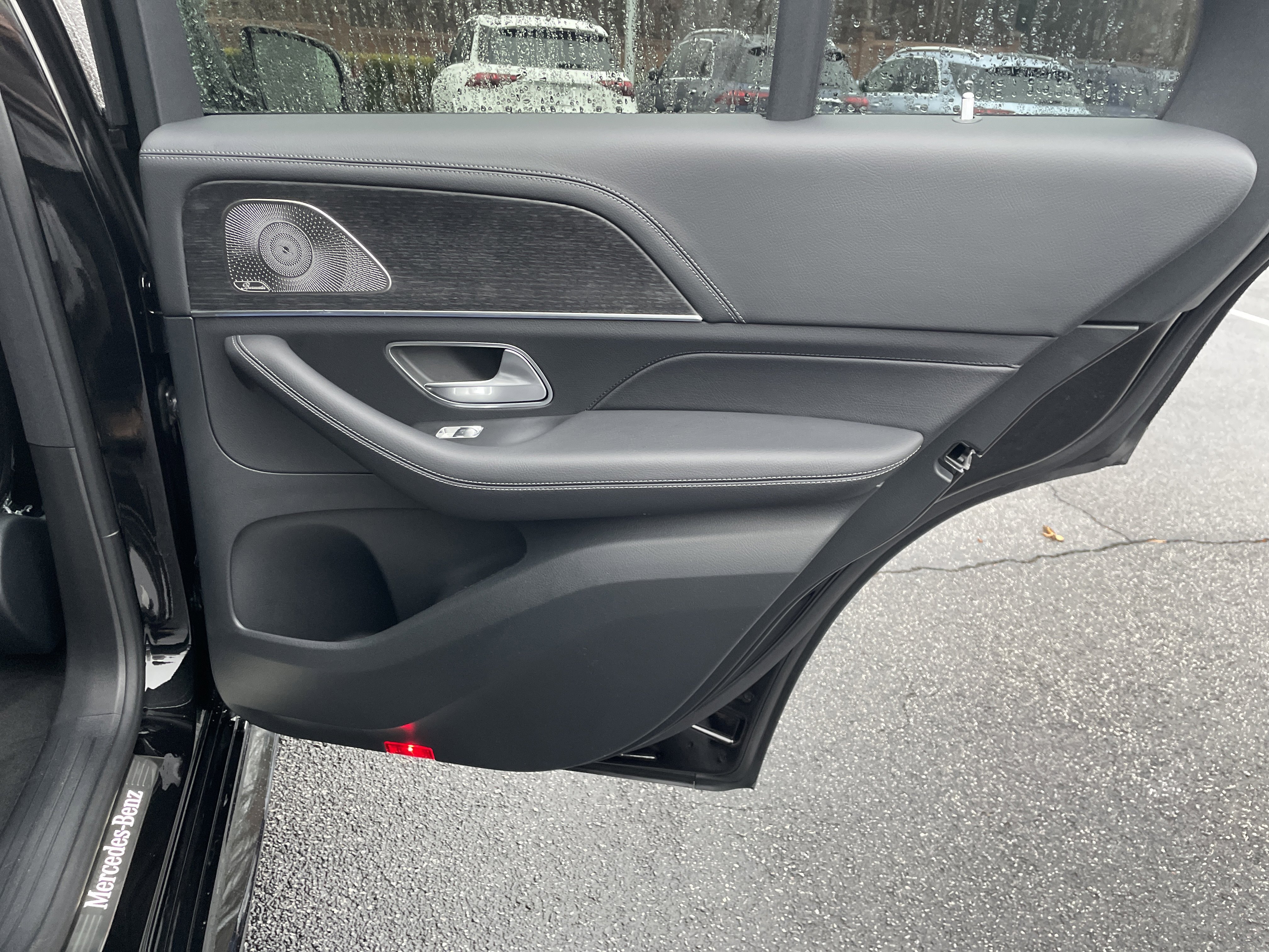 New 2026 Obsidian Black Metallic Mercedes-Benz GLE 580 4MATIC® SUV image 39