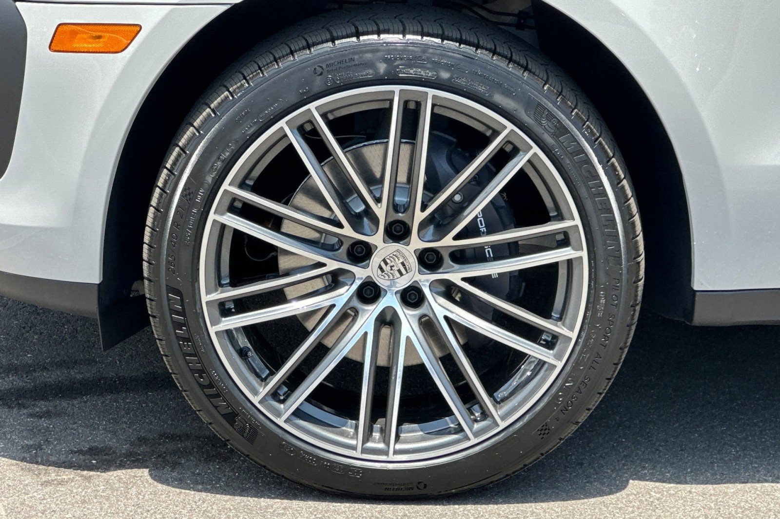New 2026 Chalk Porsche  image 27
