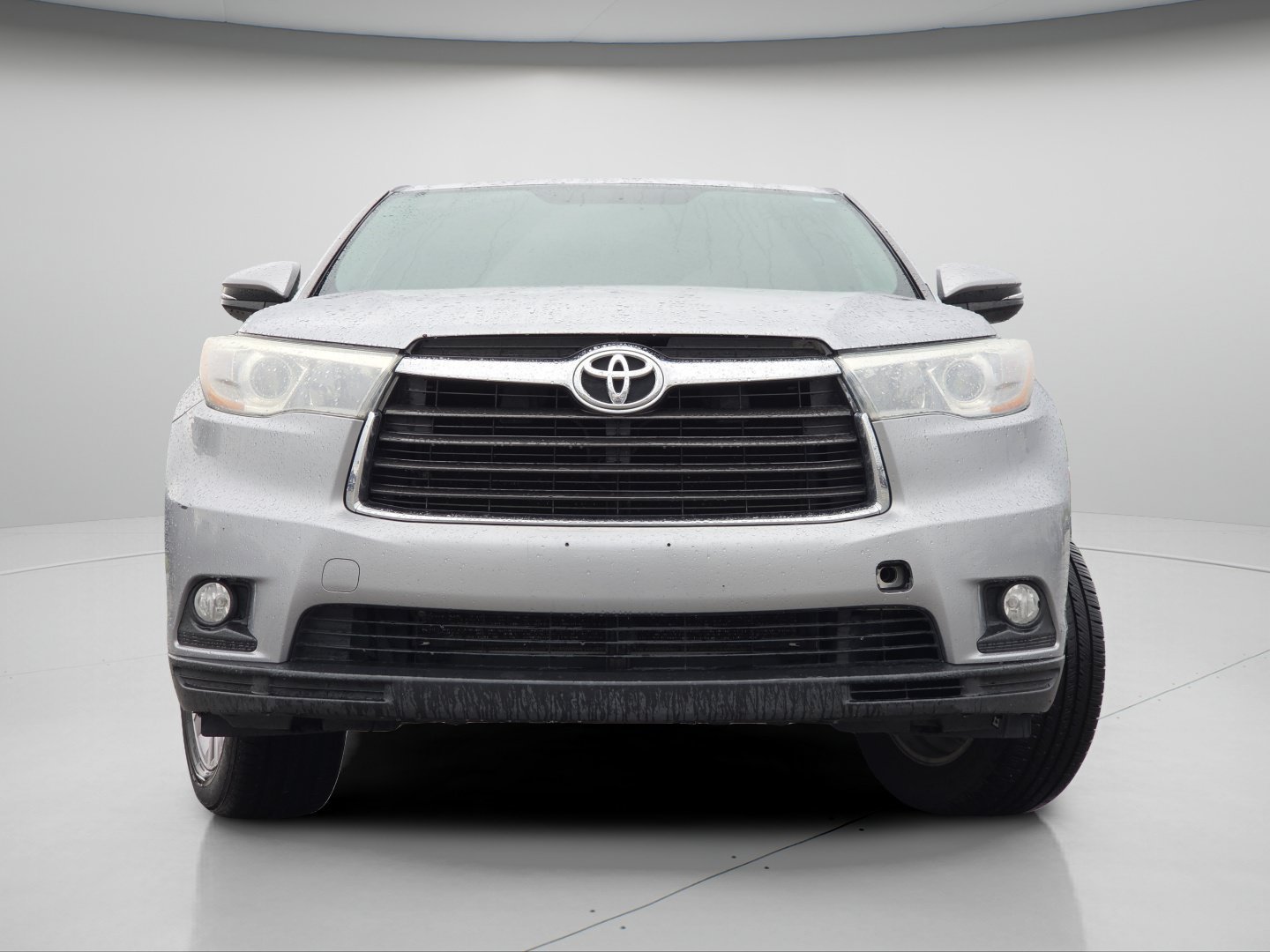 Used 2015 Silver Sky Metallic Toyota LE Plus V6 image 3