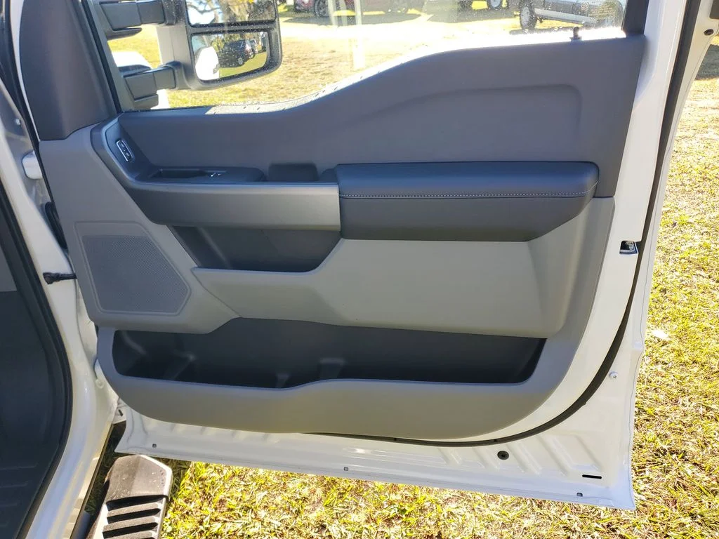 New 2026 Oxford White Ford F-250® XL image 31