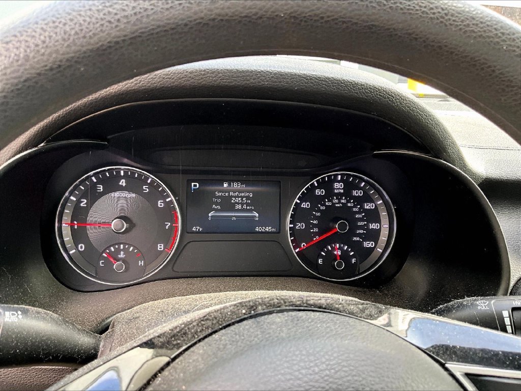 Used 2022 Gray Kia LXS image 8