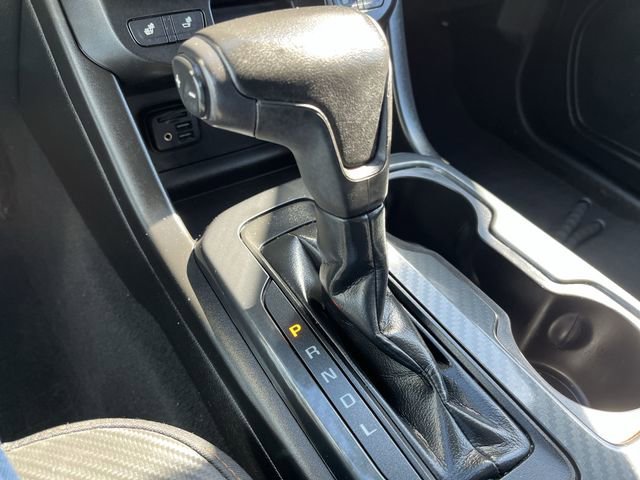 Used 2021 SUMMIT WHITE GMC 4WD AT4 w/Leather image 22