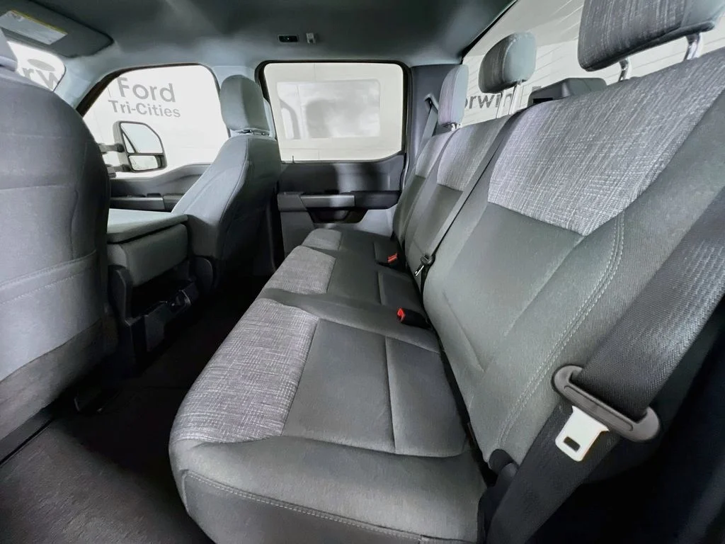 New 2026 Carbonized Gray Metallic Ford XLT image 27