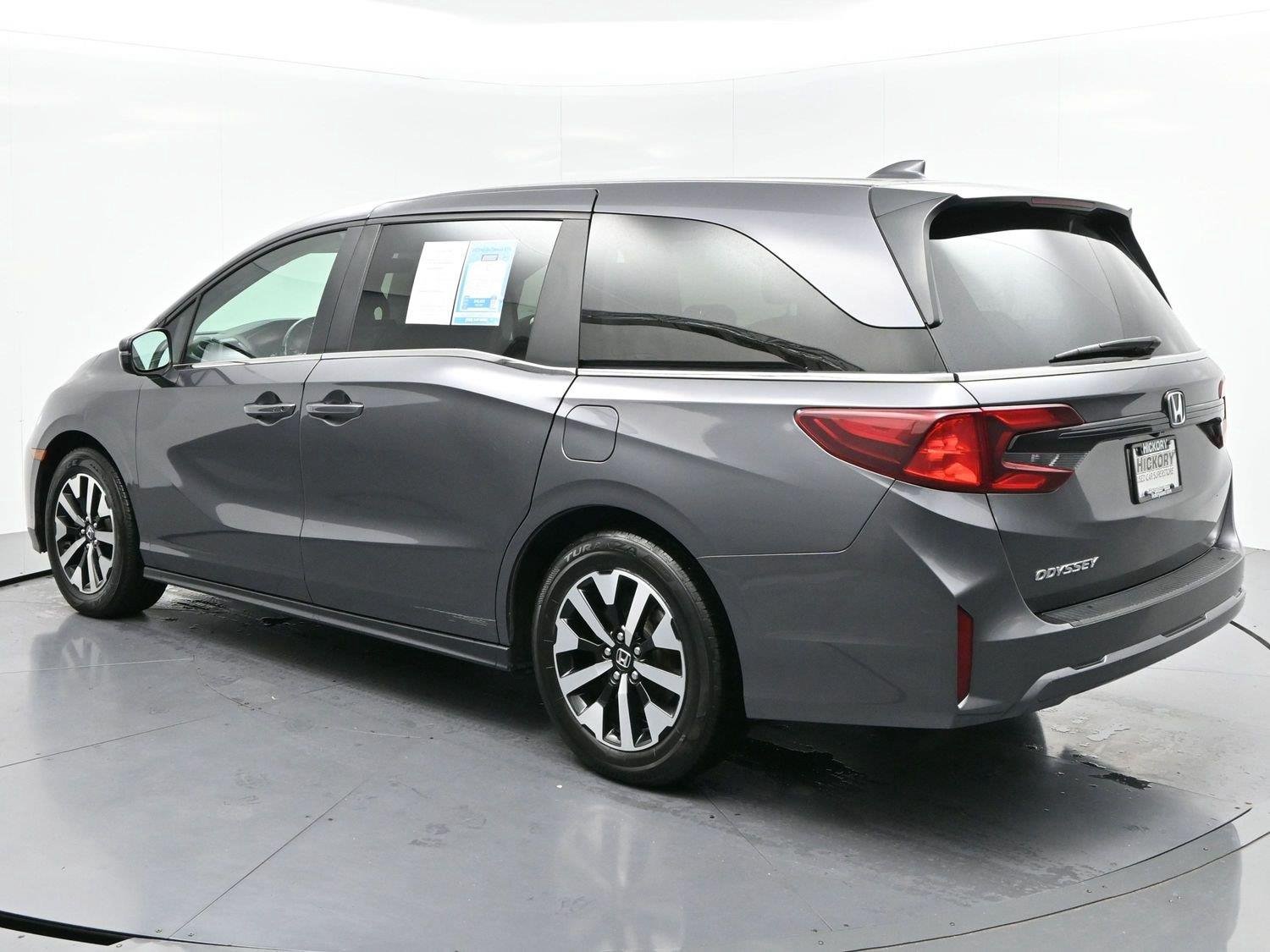 Used 2025  Honda EX-L image 5
