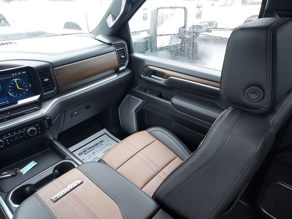 Used 2024 Beige Chevrolet High Country image 11