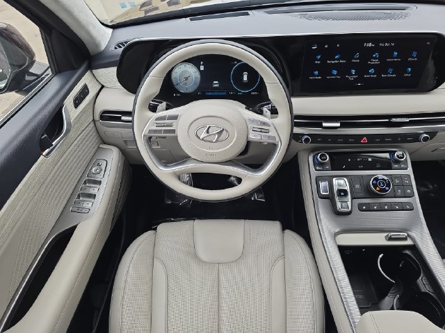 Used 2024 Red Hyundai Calligraphy image 16