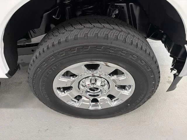 New 2026 Star White Metallic Tri-Coat Ford F-350® Lariat® image 22