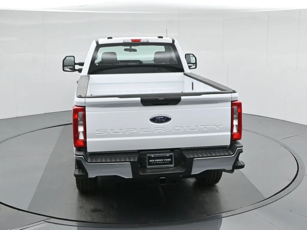 New 2026 Oxford White Ford XL image 36