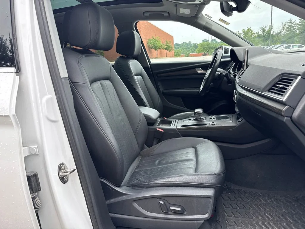 Used 2018 White Audi 2.0T Premium Plus image 30