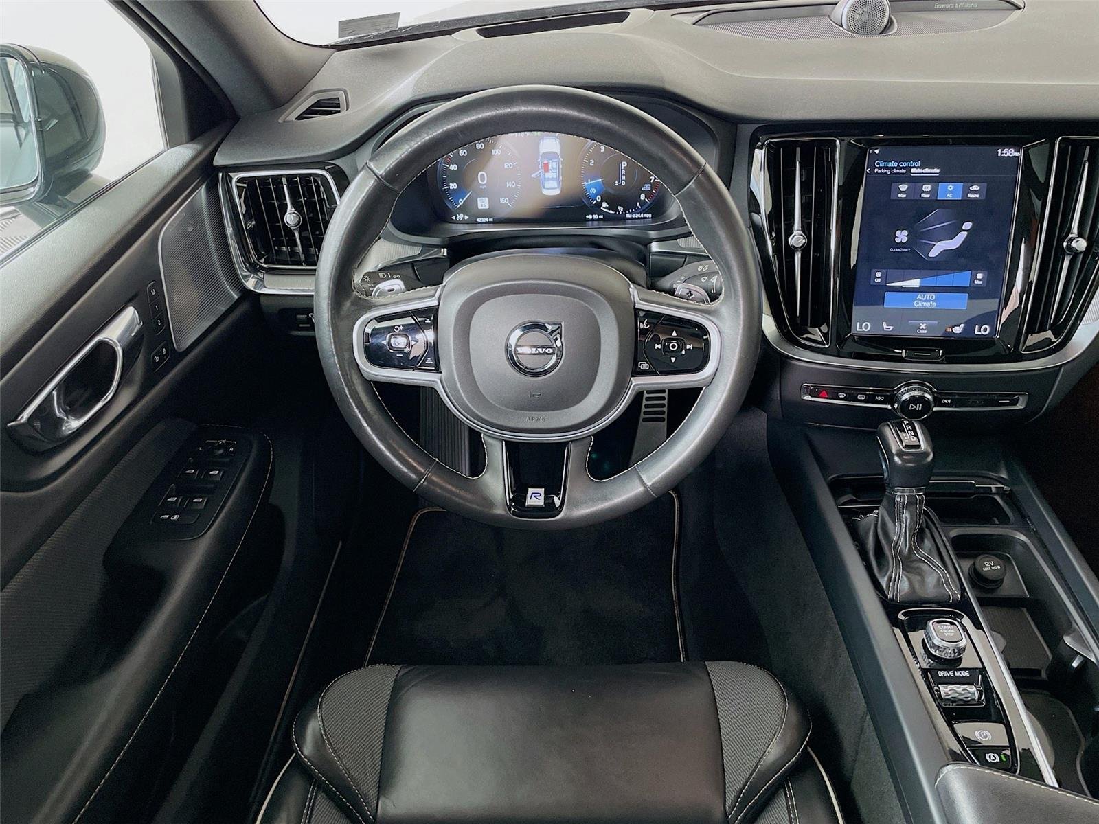 Used 2019 Pebble Grey Metallic Volvo R-Design image 26