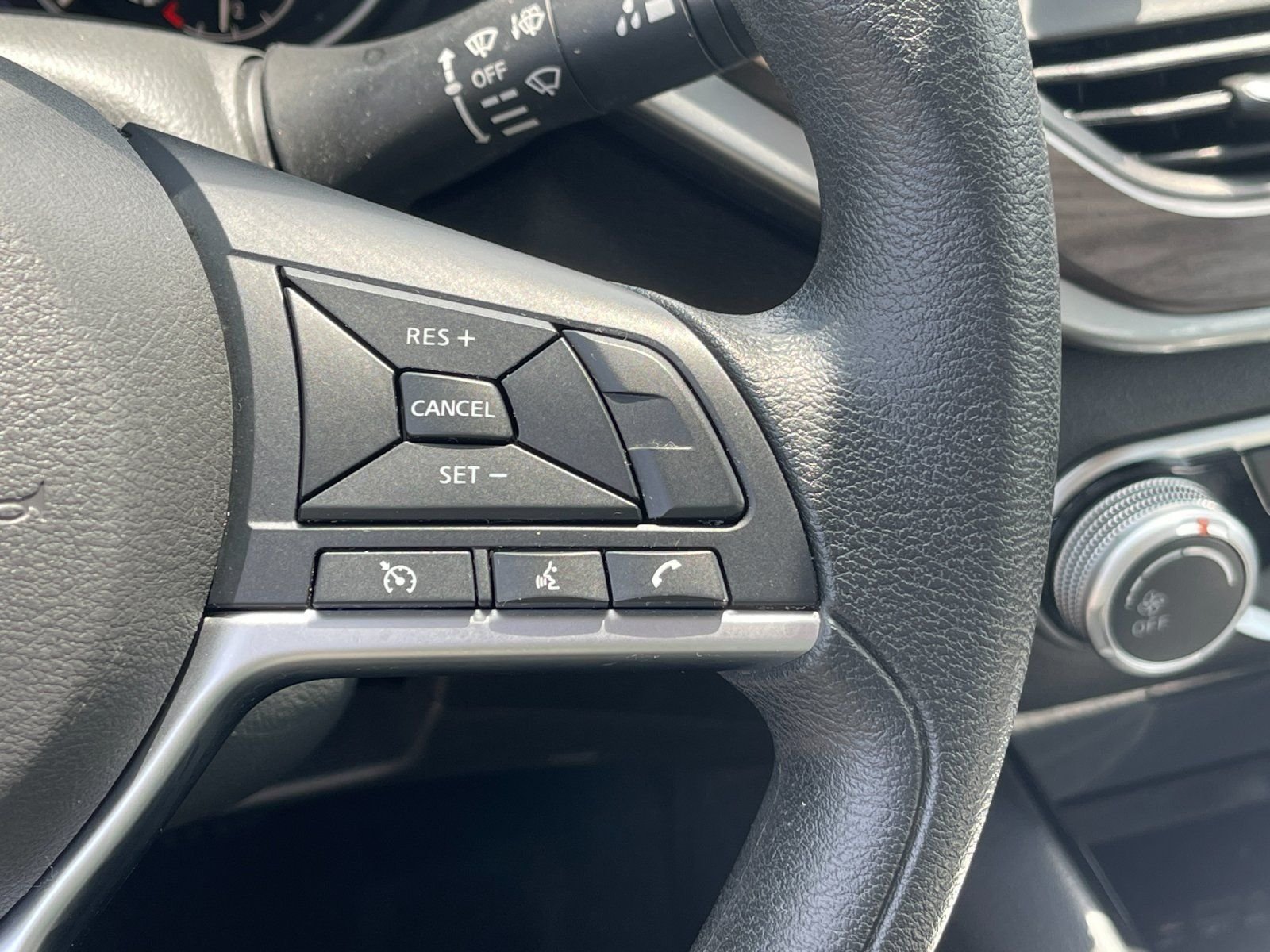 Used 2024 Silver Nissan 2.5 SV image 26