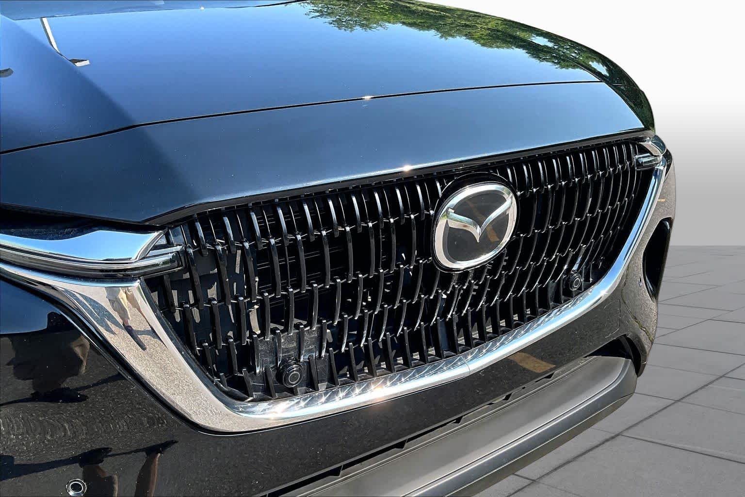 Used 2025 Jet Black Mica Mazda Preferred Package image 32
