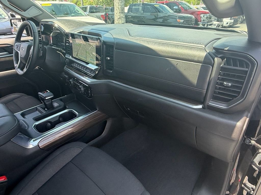 Used 2025 Black Chevrolet RST image 17