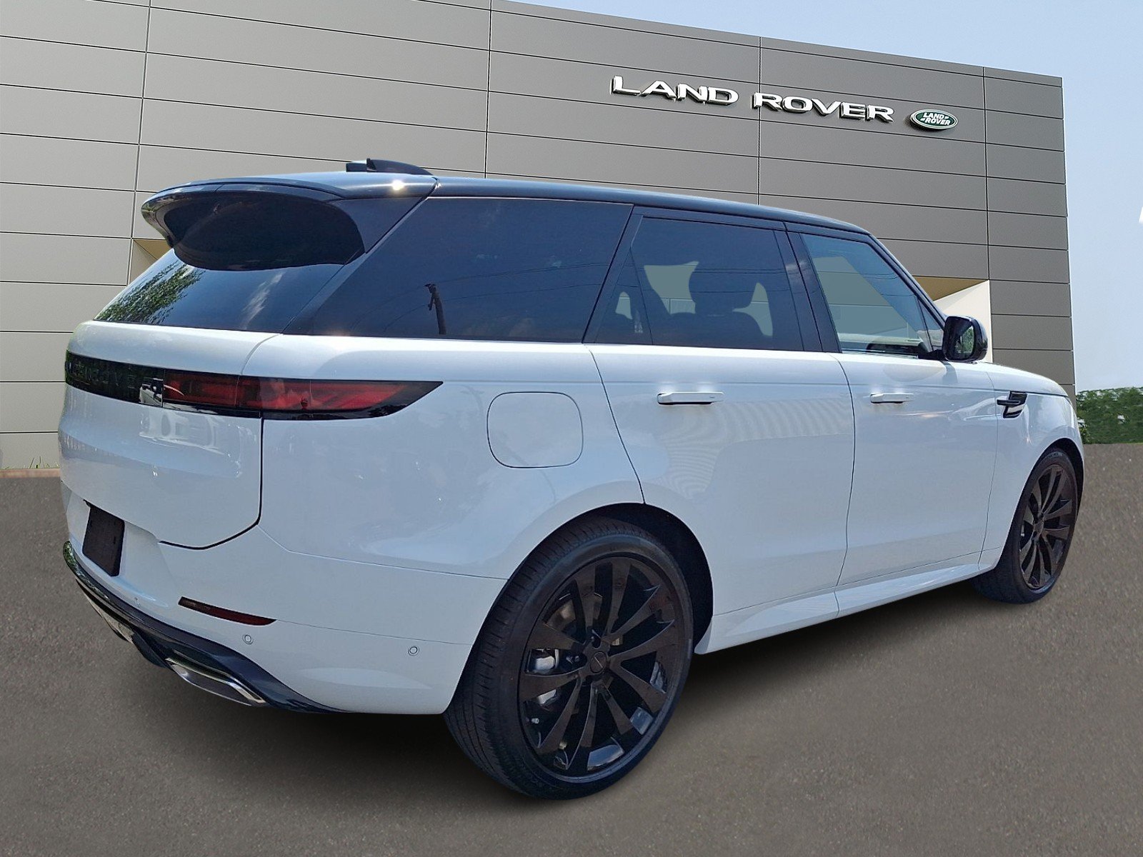 New 2026 Fuji White Land Rover P400 Dynamic SE image 2
