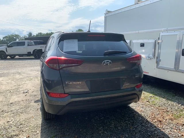 Used 2017 Coliseum Grey Hyundai SE image 6